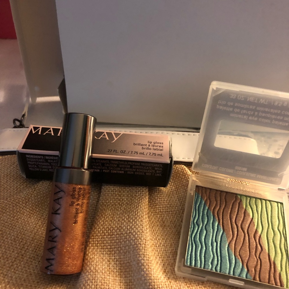 New Mary Kay coastal colors 3pc makeup Set